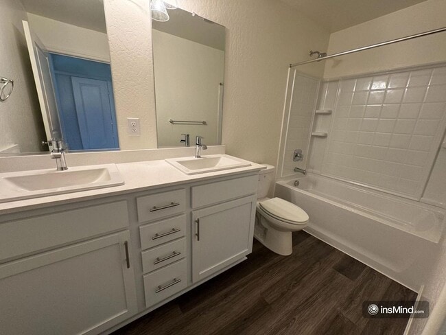 Building Photo - Beautiful new home with solar for rent in ...