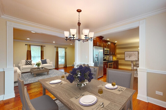 Building Photo - 1327 Larchmont Dr