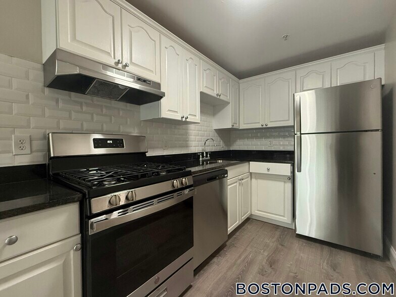 Building Photo - 23 Kenmar Dr