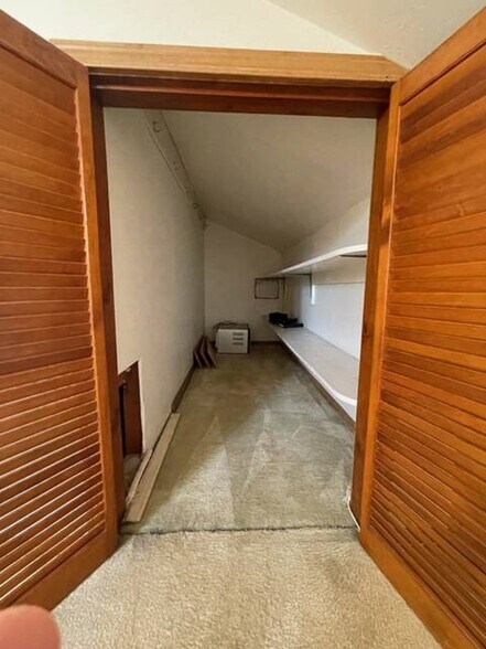 Storage closet - 3352 Larga Ave