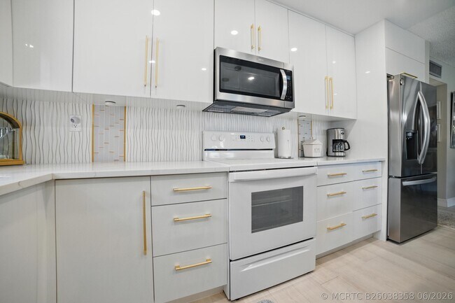 Building Photo - 137 Piedmont Way