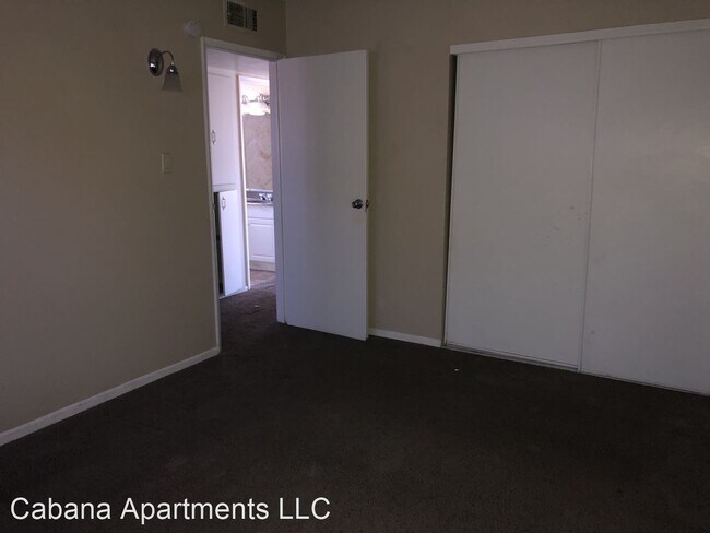 Building Photo - 2524 Tulip Ln