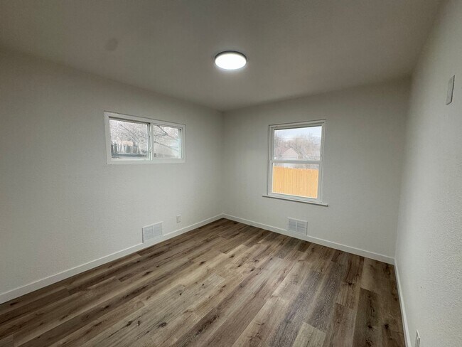 Building Photo - Charming Newly Remodeled 3-Bedroom Ranch Home with Modern Upgrades!