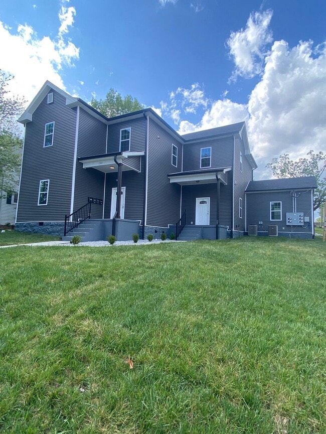 Building Photo - 1 Bed/1 Bath Apartment (Upstairs)