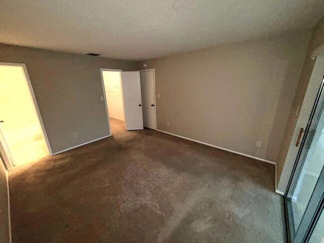 Building Photo - 1311 Alfonzo Cir