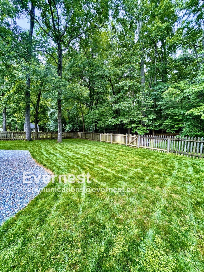 Building Photo - 5505 Chestnut Bluff Rd