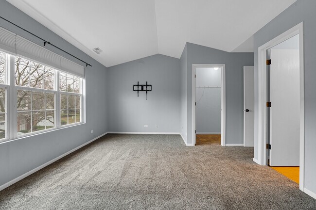 Building Photo - 24135 Walnut Cir