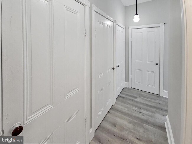 Building Photo - 637 N 32nd St