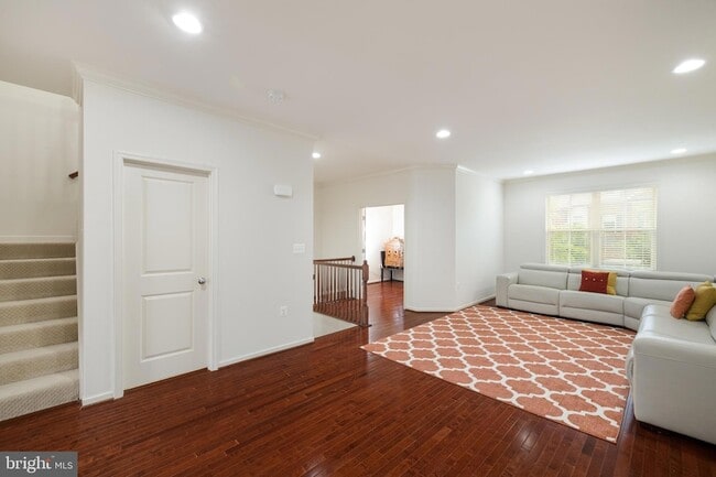Building Photo - 42557 Dreamweaver Dr