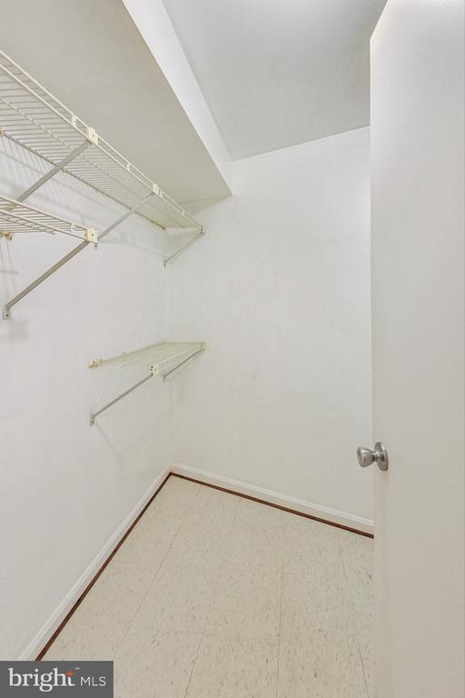 Building Photo - 11924 Redtree Way