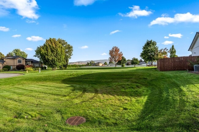 Building Photo - Beautifully done 3 bed 3 bath home in Greenacres/liberty lake area