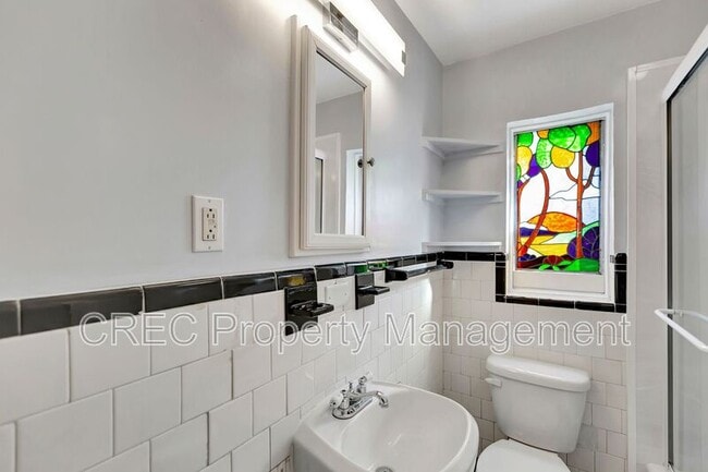 Building Photo - 9 Penn Ave