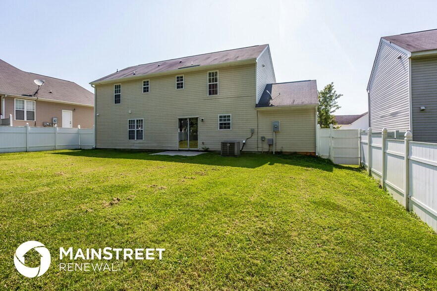 Building Photo - 436 Riverglen Dr NW