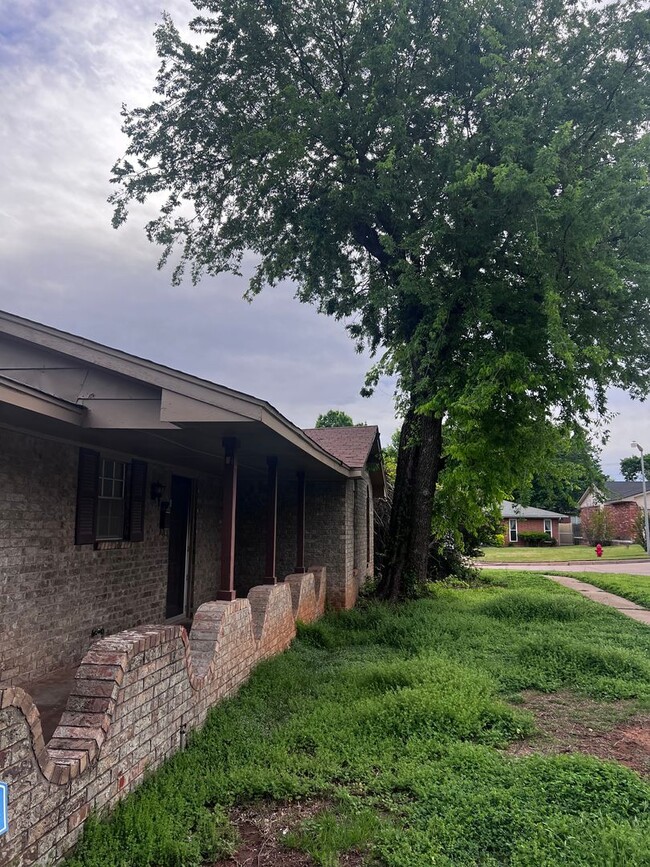 Building Photo - Edmond Home Ready for Occupancy