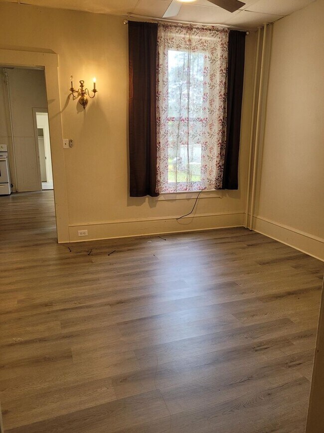 Building Photo - 223 Main Street