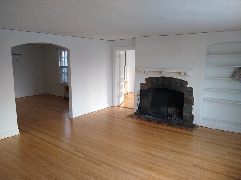 Working Fireplace - 310 Sixth Ave