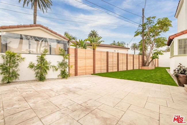 Building Photo - 2228 Prospect Ave