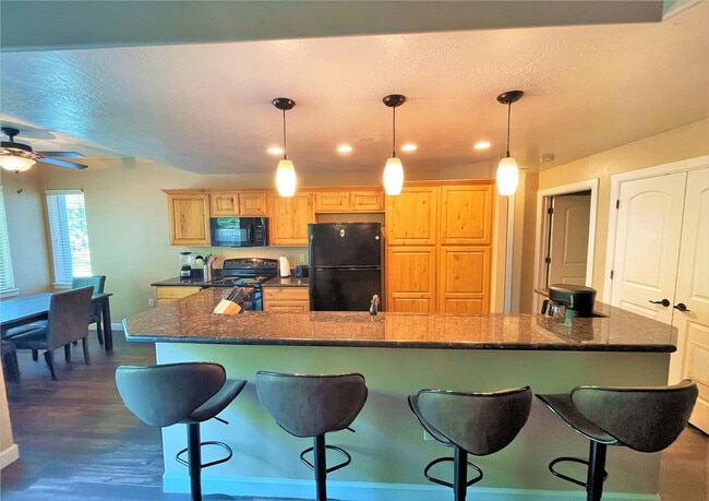 Building Photo - 606 W S Temple St