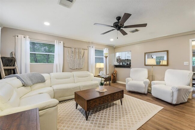 Building Photo - 27011 Azalea Ct