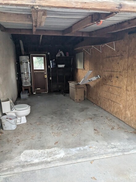 Building Photo - 418 Real Rd