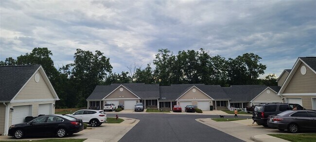 Building Photo - 18 Paige Dr