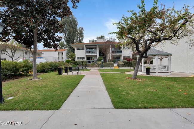 Building Photo - 4642 Park Granada Park