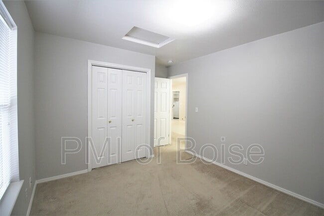 Building Photo - 8931 W Irving St