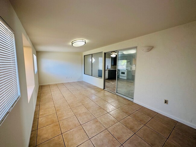 Building Photo - * Move in Special, $1,000 Off One Month's ...