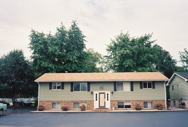 Building Photo - Elm Street Apartments
