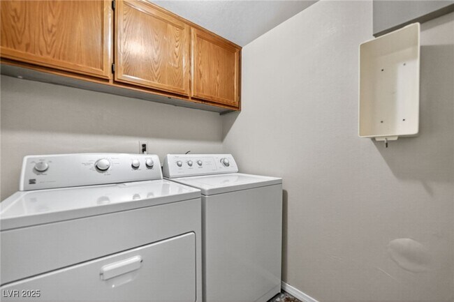 Building Photo - 3241 Ventana Hills Dr
