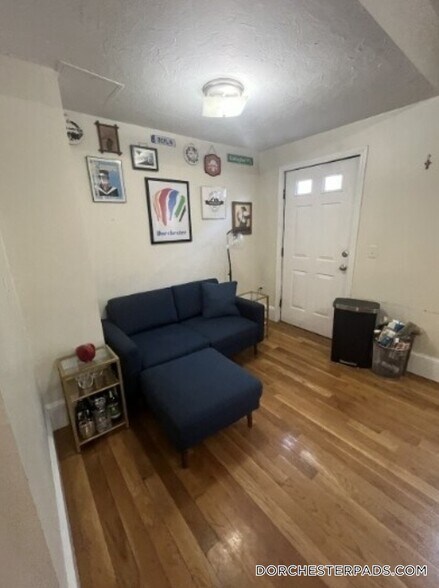 Building Photo - 4 Sexton Ct