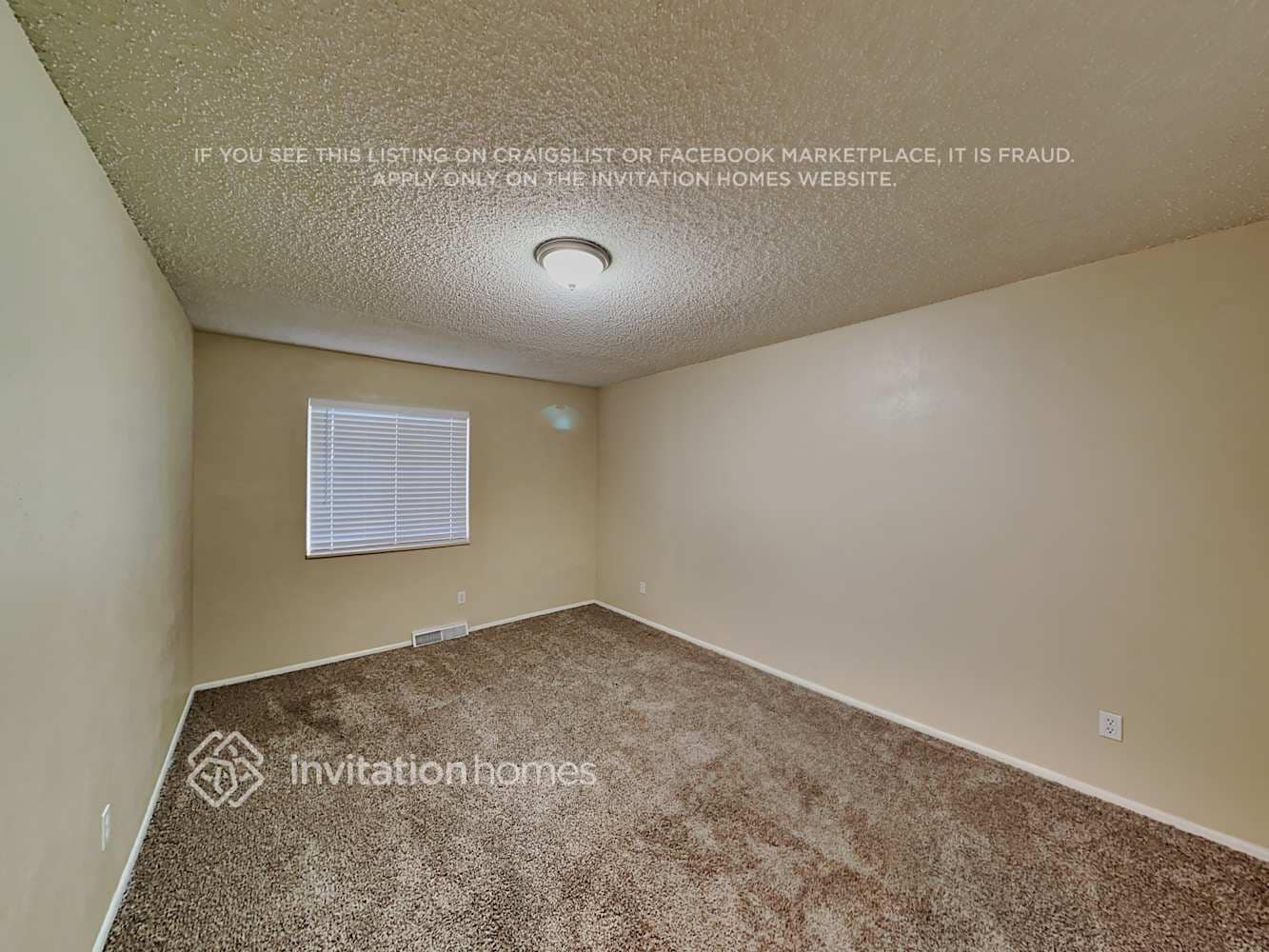 Building Photo - 998 S Miller St