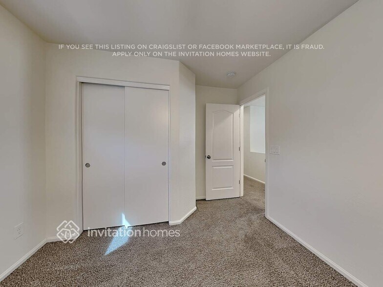 Building Photo - 1070 S Deerfield Ln