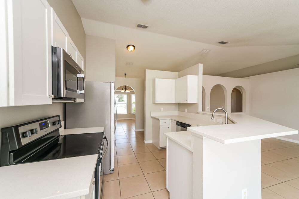 Building Photo - 330 Medina Ct