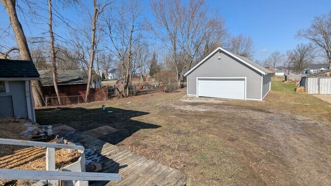 Building Photo - Welcome to this newly renovated gem located in the heart of North Canton