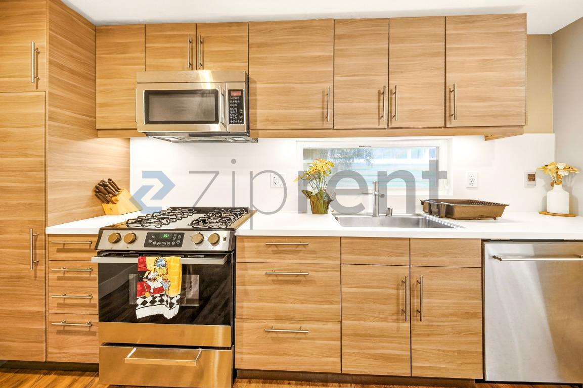 Building Photo - 10 27th Ave