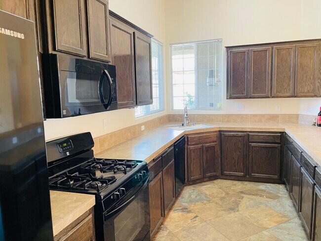 Building Photo - 9415 Godiva Ave
