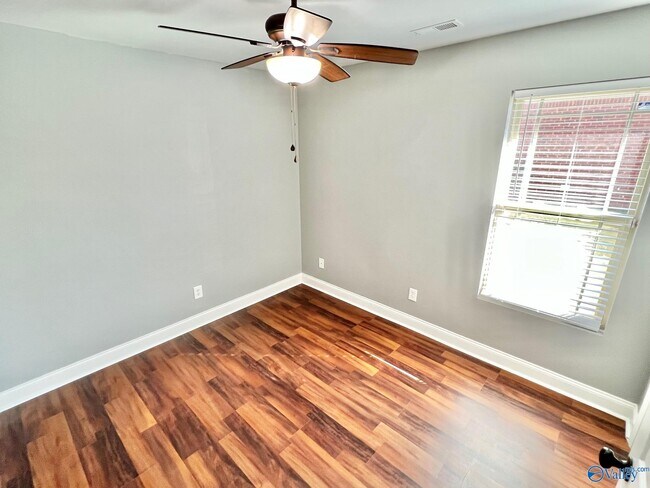 Building Photo - 105 Summerset Ln