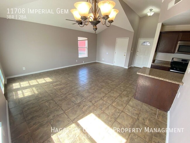 Building Photo - East El Paso 3 bed 2 bath