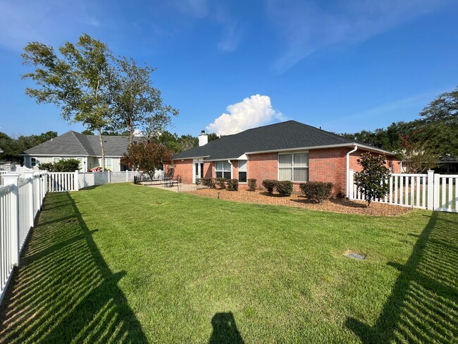 Building Photo - Elegant Moors Home