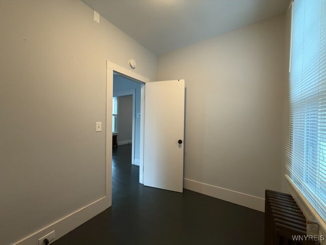 Building Photo - 36 19th St