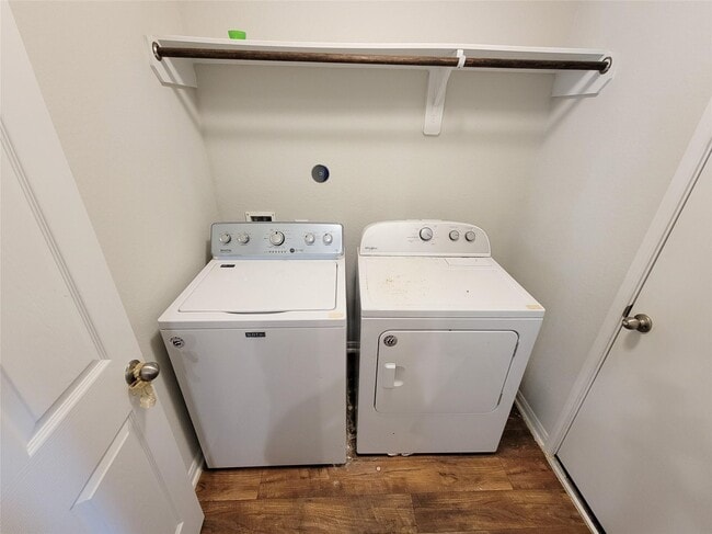 Building Photo - 1046 Steel Blue Dr