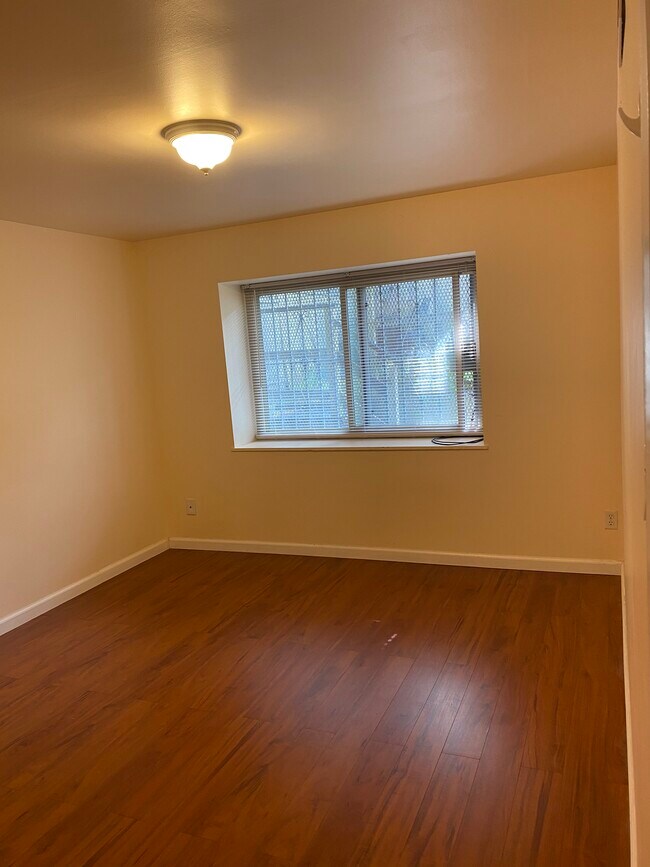 Room 2 - 372 Cambridge St