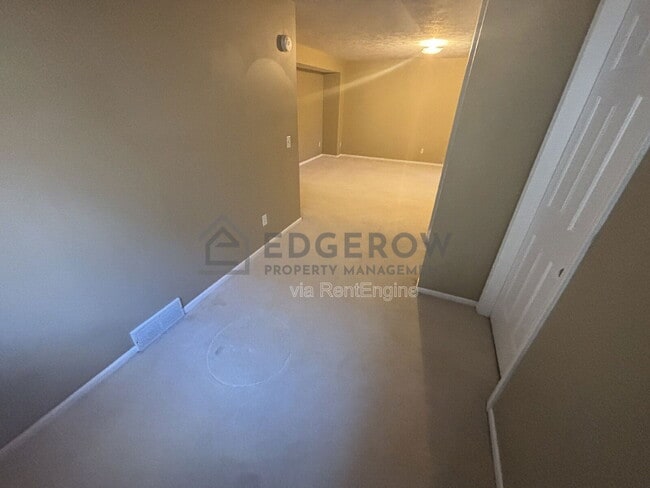 Building Photo - 2726 Sandstone Terrace NE