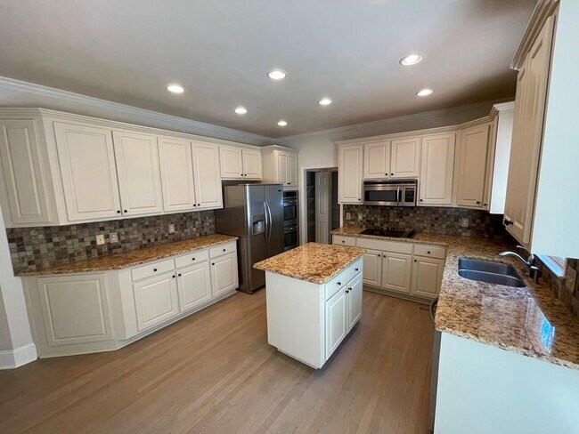 Building Photo - 510 Stonebrook Farms Dr