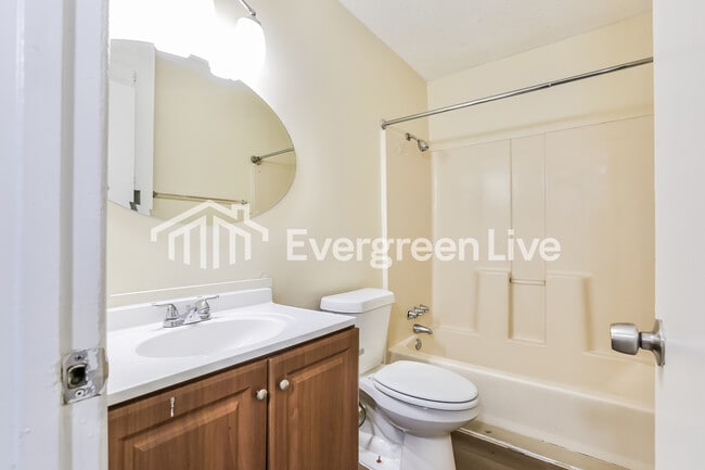 Building Photo - 8704 Duncan Dr