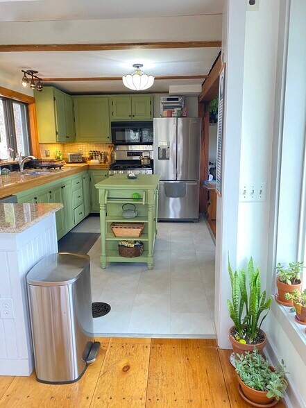 Building Photo - 326 Reservoir Dr