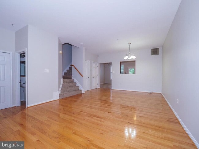 Building Photo - 32 Harbour Heights Dr