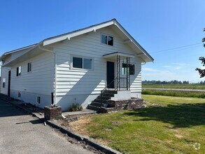 Building Photo - Fully Remodeled Five Bedroom House for Rent!