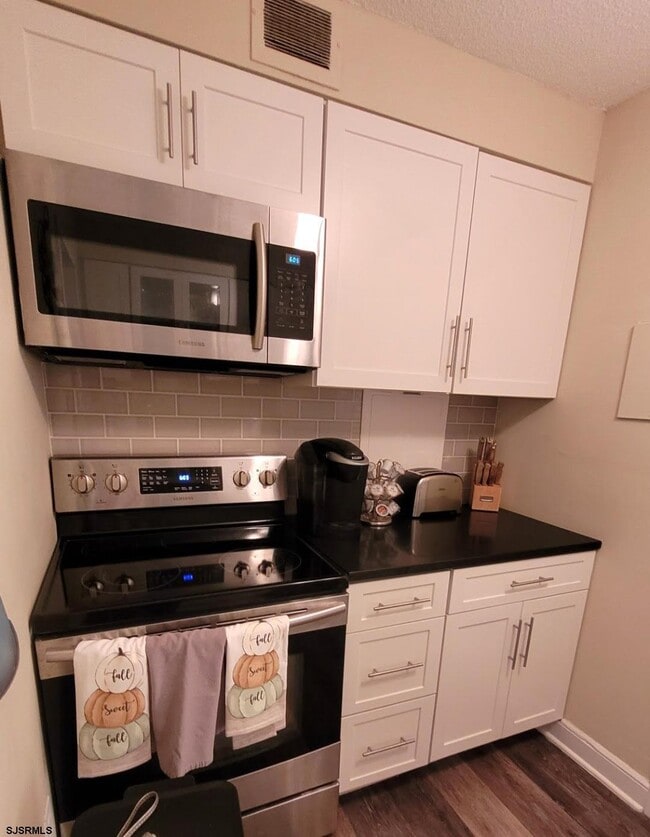 Building Photo - 4800 Boardwalk